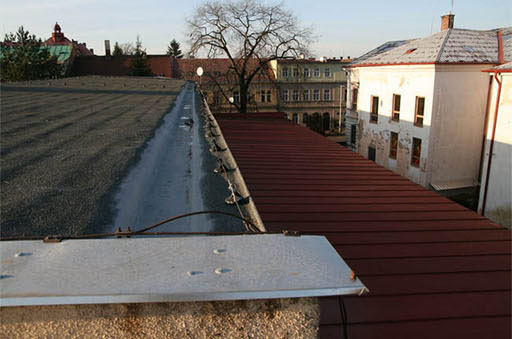 Oprava střechy na Sportovní hale TJ Slavoj Český Brod